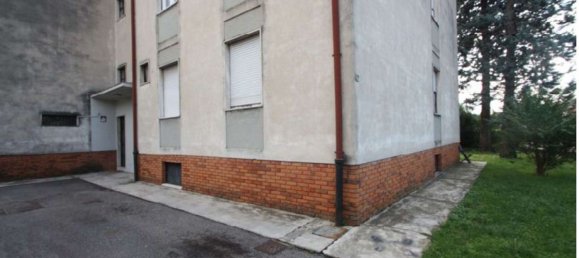 2 bedrooms Apartment in Treviolo, Italy No. 380854 3