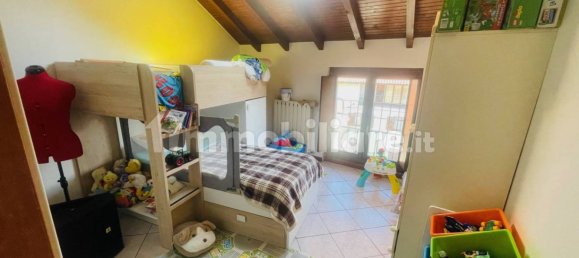 Apartamento de 2 dormitorios en Valmorea, Italy No. 229907 3