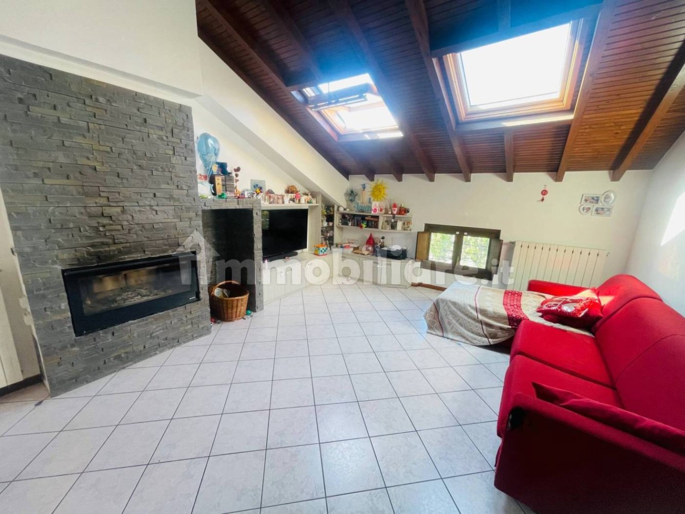 Apartamento de 2 dormitorios en Valmorea, Italy No. 229907