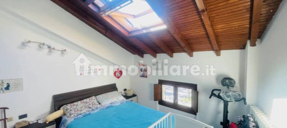 Apartamento de 2 dormitorios en Valmorea, Italy No. 229907 2