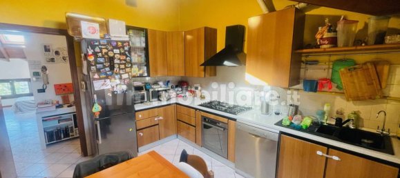 Apartamento de 2 dormitorios en Valmorea, Italy No. 229907 9