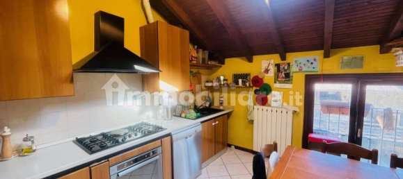 Apartamento de 2 dormitorios en Valmorea, Italy No. 229907 10