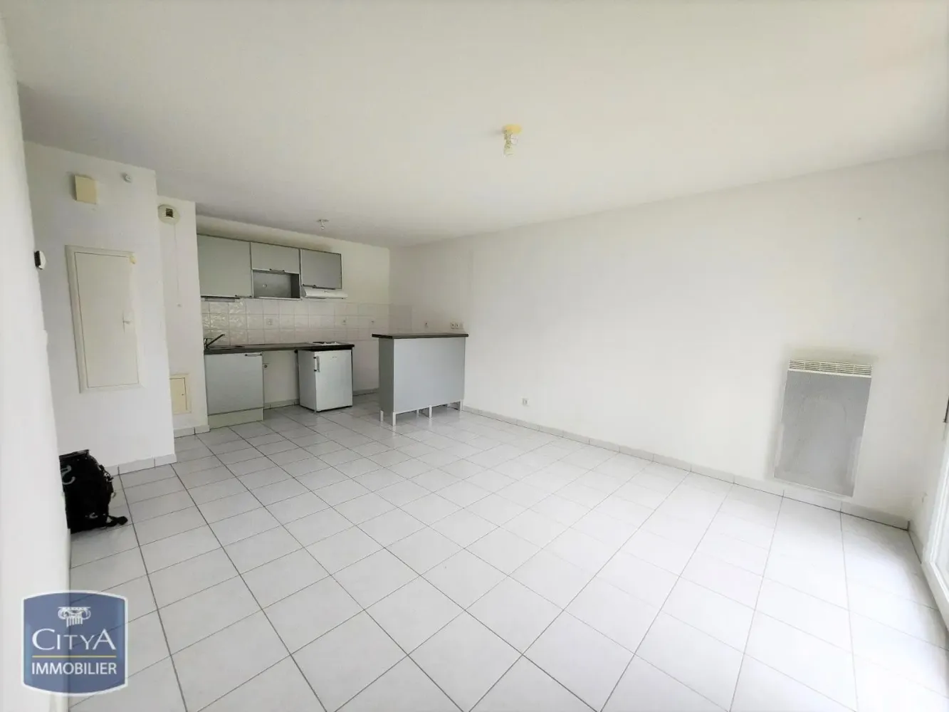 2غرفة شقة في Caudry, France رقم 243196