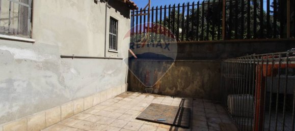 2 Schlafzimmer Gewerbliche Immobilie in Catania, Italy, Nr. 304095 2