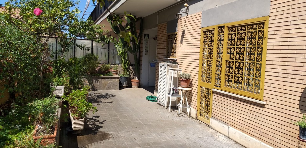 2 rooms Apartment in Rome, Italy No. 314111