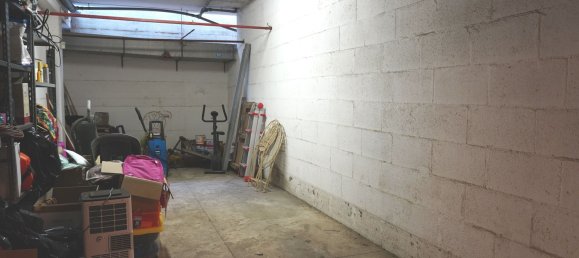  Garage in Rome, Italy No. 329291 3