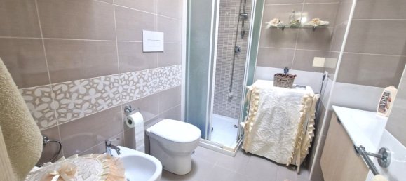 Квартира с 3 комнатами в Неаполь, Италия № 297814 11