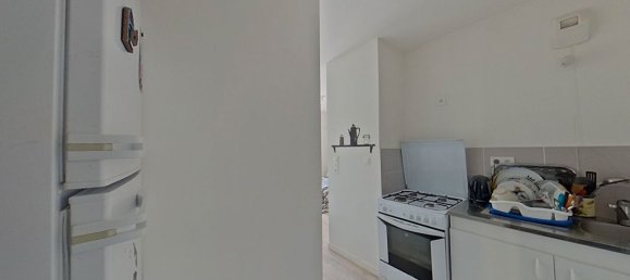 Studio in Saint-Pierre-des-Corps, France No. 332569 5