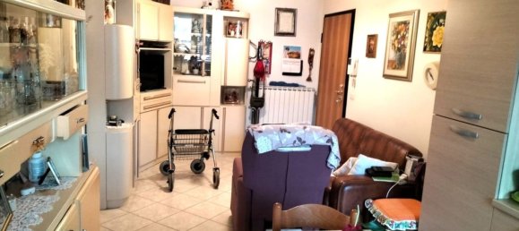 3-salle Appartement à Montale, Italy No. 148798 4