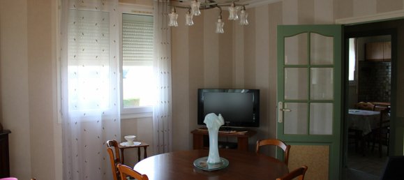 3 bedrooms House in Ernee, France No. 282493 3