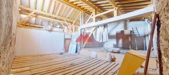 2 Schlafzimmer Haus in Jura, France, Nr. 315839 4