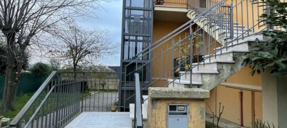 5 rooms Apartment in Pesaro, Italy No. 171184 3