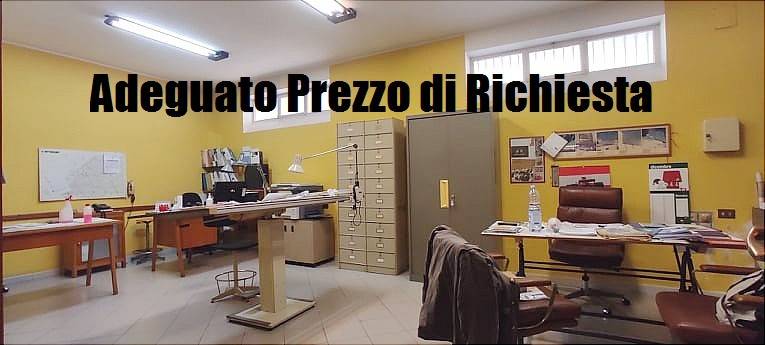 Propiedad comercial de 5 habitaciónes en Bari, Italy No. 119803