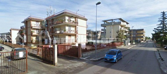 Propiedad comercial de 5 habitaciónes en Bari, Italy No. 119803 2