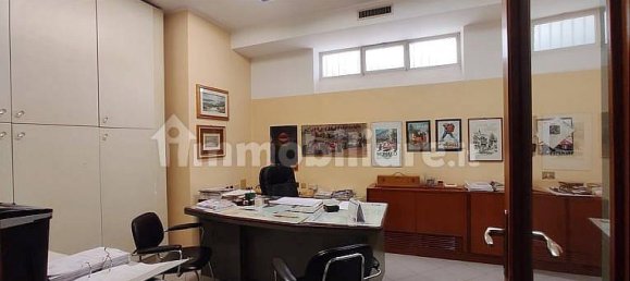 Propiedad comercial de 5 habitaciónes en Bari, Italy No. 119803 9