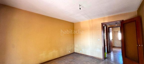 Apartamento de 4 dormitorios en Madrid, Spain No. 170465 3