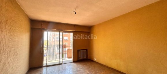 Apartamento de 4 dormitorios en Madrid, Spain No. 170465 2