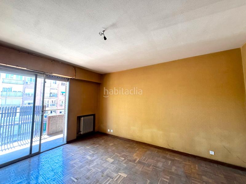 Apartamento de 4 dormitorios en Madrid, Spain No. 170465