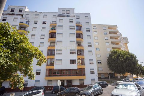 4 bedrooms Apartment in Loures, Portugal No. 264537
