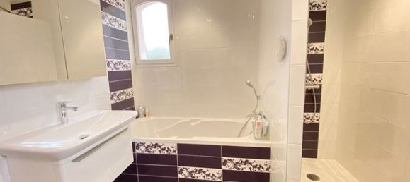 Casa de 5 dormitorios en Oyonnax, France No. 313517 7