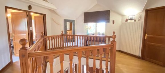 Casa de 5 dormitorios en Oyonnax, France No. 313517 9