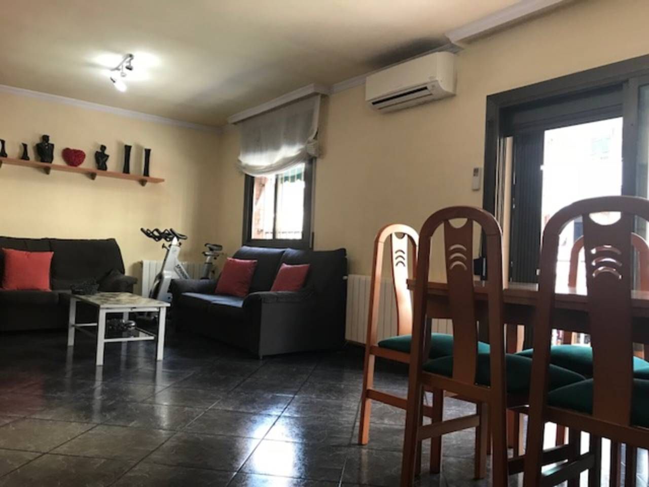 Apartamento de 3 dormitorios en Vilanova i la Geltrú, Spain No. 73764