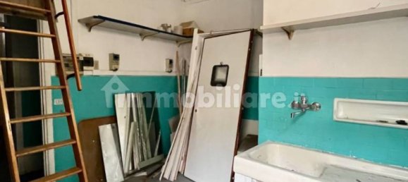 Escritório de 5 divisões em Genoa, Italy N.º 12374 15