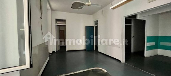 Escritório de 5 divisões em Genoa, Italy N.º 12374 12