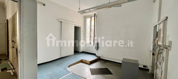 Escritório de 5 divisões em Genoa, Italy N.º 12374 9