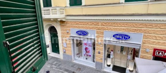 Escritório de 5 divisões em Genoa, Italy N.º 12374 7