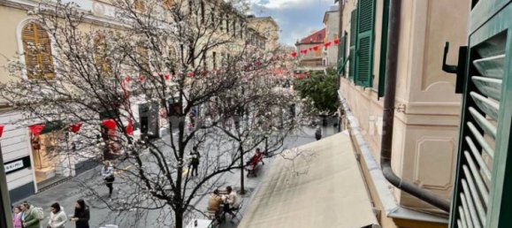 Escritório de 5 divisões em Genoa, Italy N.º 12374 10