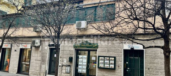 Escritório de 5 divisões em Genoa, Italy N.º 12374 2