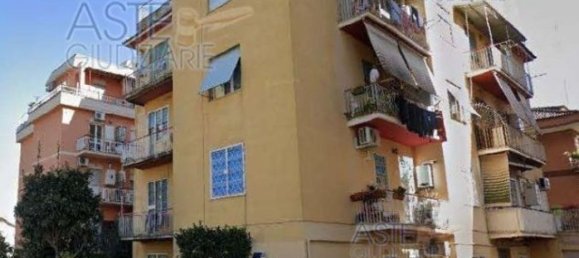 3 rooms Apartment in Rome, Italy No. 101369 2