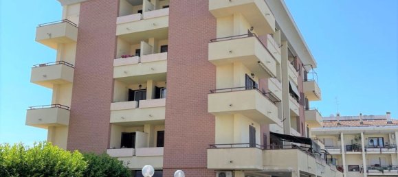 Apartamento de 3 habitaciónes en Bracciano, Italy No. 203632 2
