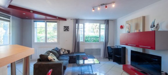 1 bedroom Apartment in Marseille, France No. 327424 2