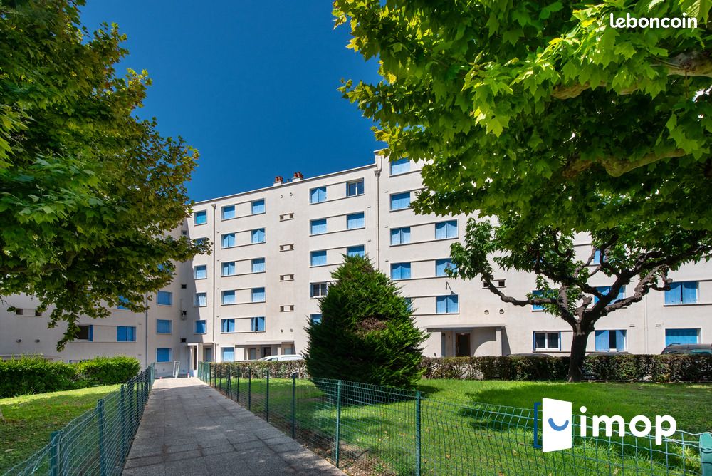 1 bedroom Apartment in Marseille, France No. 327424