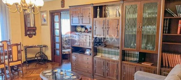 Apartamento de 4 dormitorios en Vigo, Spain No. 184140 3