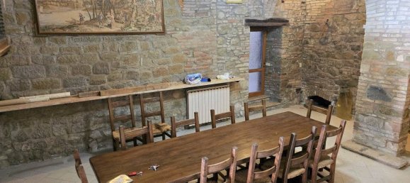 4 Schlafzimmer Wohnung in Perugia, Italy, Nr. 280907 12