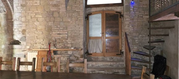 4 Schlafzimmer Wohnung in Perugia, Italy, Nr. 280907 4