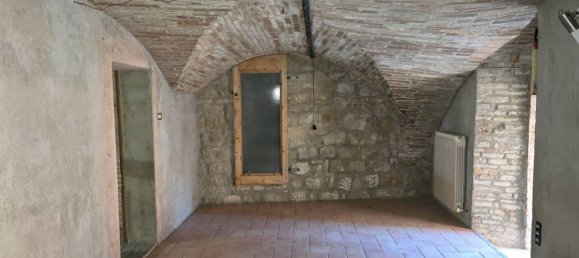 4 Schlafzimmer Wohnung in Perugia, Italy, Nr. 280907 49