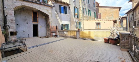 4 Schlafzimmer Wohnung in Perugia, Italy, Nr. 280907 39