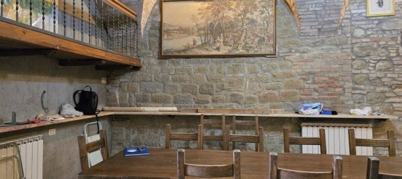 4 Schlafzimmer Wohnung in Perugia, Italy, Nr. 280907 10