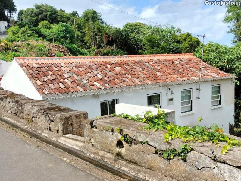 Casa de 2 dormitorios en Praia da Vitoria, Portugal No. 334838