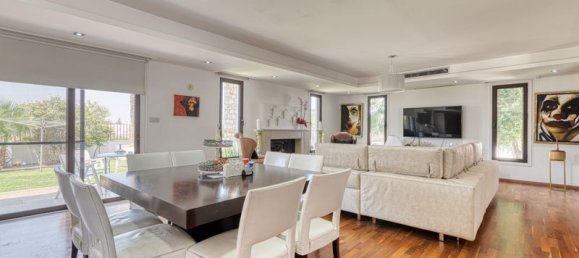 5 Schlafzimmer Villa in Dromolaxia, Cyprus, Nr. 9524 7