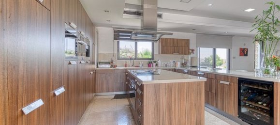 5 Schlafzimmer Villa in Dromolaxia, Cyprus, Nr. 9524 10