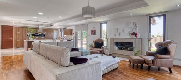 5 Schlafzimmer Villa in Dromolaxia, Cyprus, Nr. 9524 6