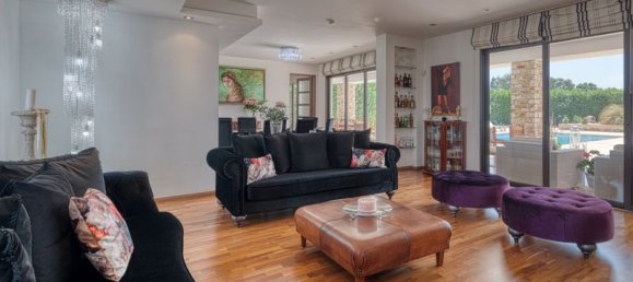 5 Schlafzimmer Villa in Dromolaxia, Cyprus, Nr. 9524 4