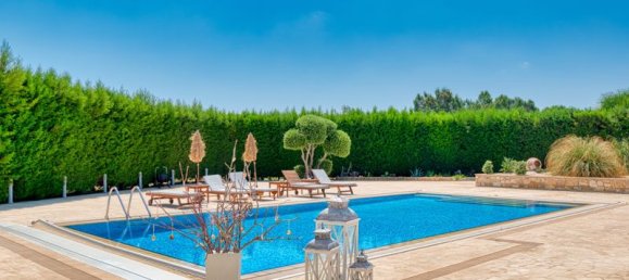 5 Schlafzimmer Villa in Dromolaxia, Cyprus, Nr. 9524 29