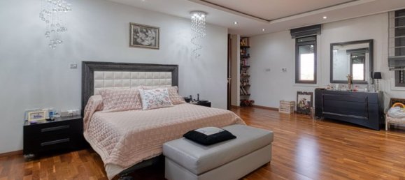 5 Schlafzimmer Villa in Dromolaxia, Cyprus, Nr. 9524 17