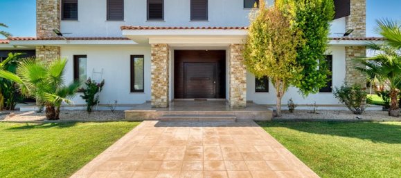 5 Schlafzimmer Villa in Dromolaxia, Cyprus, Nr. 9524 2